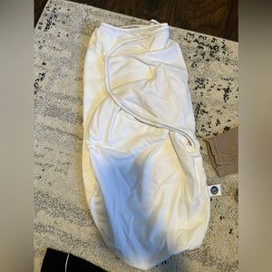 Nested beans swaddle